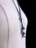 Perles de Tahiti sur cuir, collier long pour femme, pièce unique, Perla Mundi