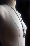 Perles de Tahiti sur cuir, collier long pour femme, pièce unique.