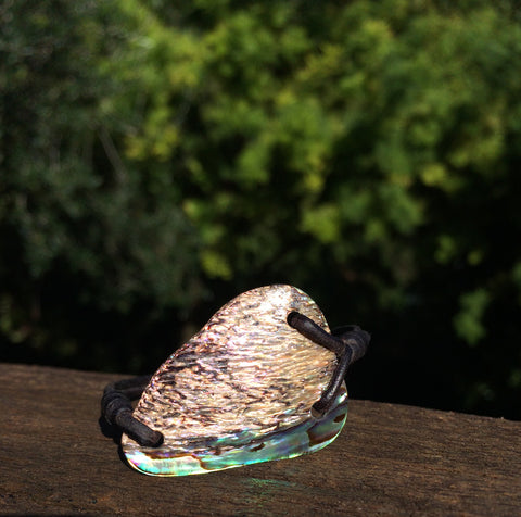 Perle de Tahiti et abalone sur cuir australien, bracelet pour femme original fait main