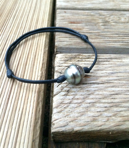 Bracelet perle de Tahiti sur cuir noir