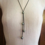 Collier de Perles de Tahiti et cuir, collier long femme