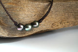 Perles de Tahiti - cuir - collier femme, cuir australien tressé, perles de Tahiti véritables, collier surfer, collier perle et cuir tressé.