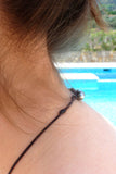 Collier femme perles de Tahiti sur cuir, collier original fait main, belles perles naturelles. Peut se porter pour un mariage