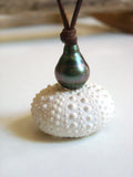 Perle de Tahiti, cuir, collier femme ou homme ajustable en taille