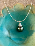 Silver Tahitian pearl on black Australian leather, lasso necklace for women