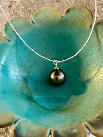Silver Tahitian pearl on black Australian leather, lasso necklace for women