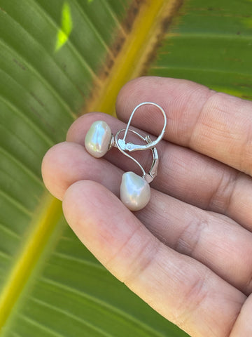 Tahitian pearl earrings on leather, solid silver