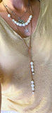 Collier original de perles de culture d'eau douce blanche sur cuir Australien beige