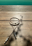 Collier original de perles de culture d'eau douce blanche sur cuir Australien beige