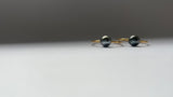 Jolies perles de Tahiti sur créoles en or gold filled, boucles d'oreilles intemporelles, élégantes et minimalistes