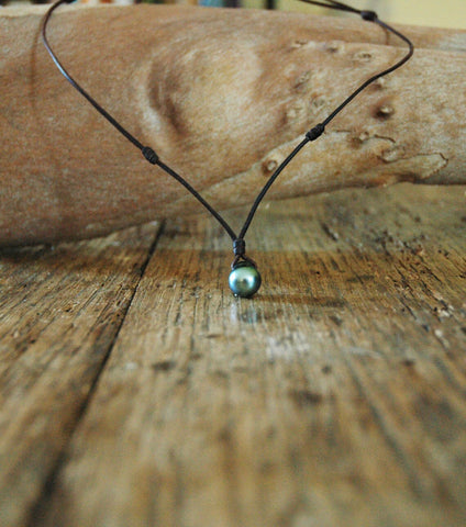 Collier perle de tahiti - cuir et perle noire de Tahiti, cuir australien