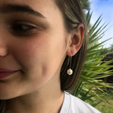 Boucles d'oreilles avec perles d’Australie blanches sur fil argent massif