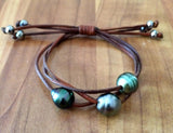 Perles de Tahiti sur cuir australien, Bracelet trio de perles original pour femme